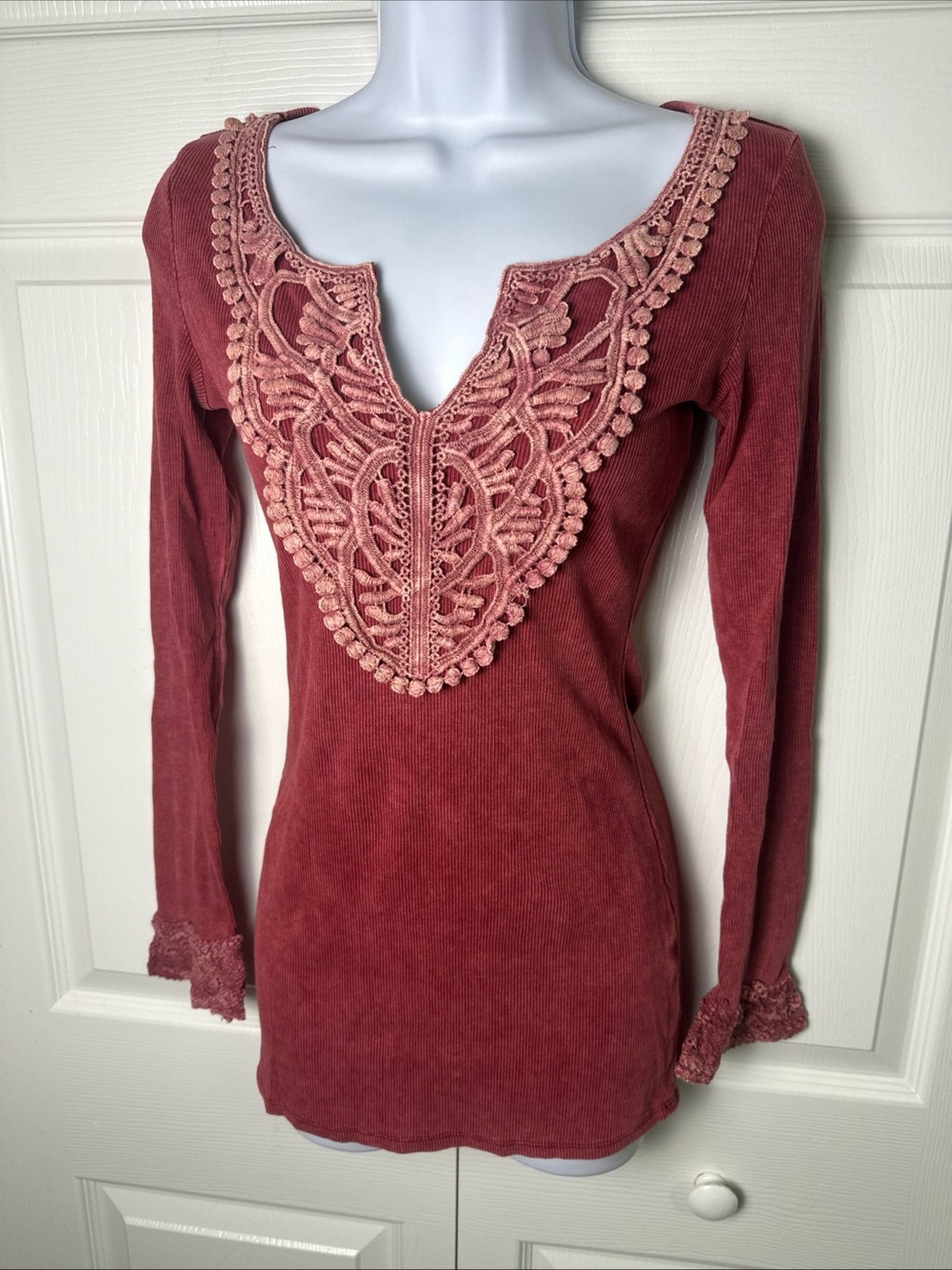 Bear Dance Women’s Long Sleeve V-Neck Lace Trim Dress - Dusty Rose